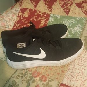 Black Nike Flyknit Sneakers